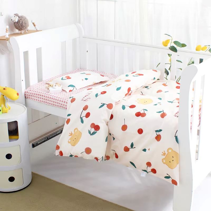 Linge de lit bebe - DouxSommeil™ - Cerises - Le cocon des bébés