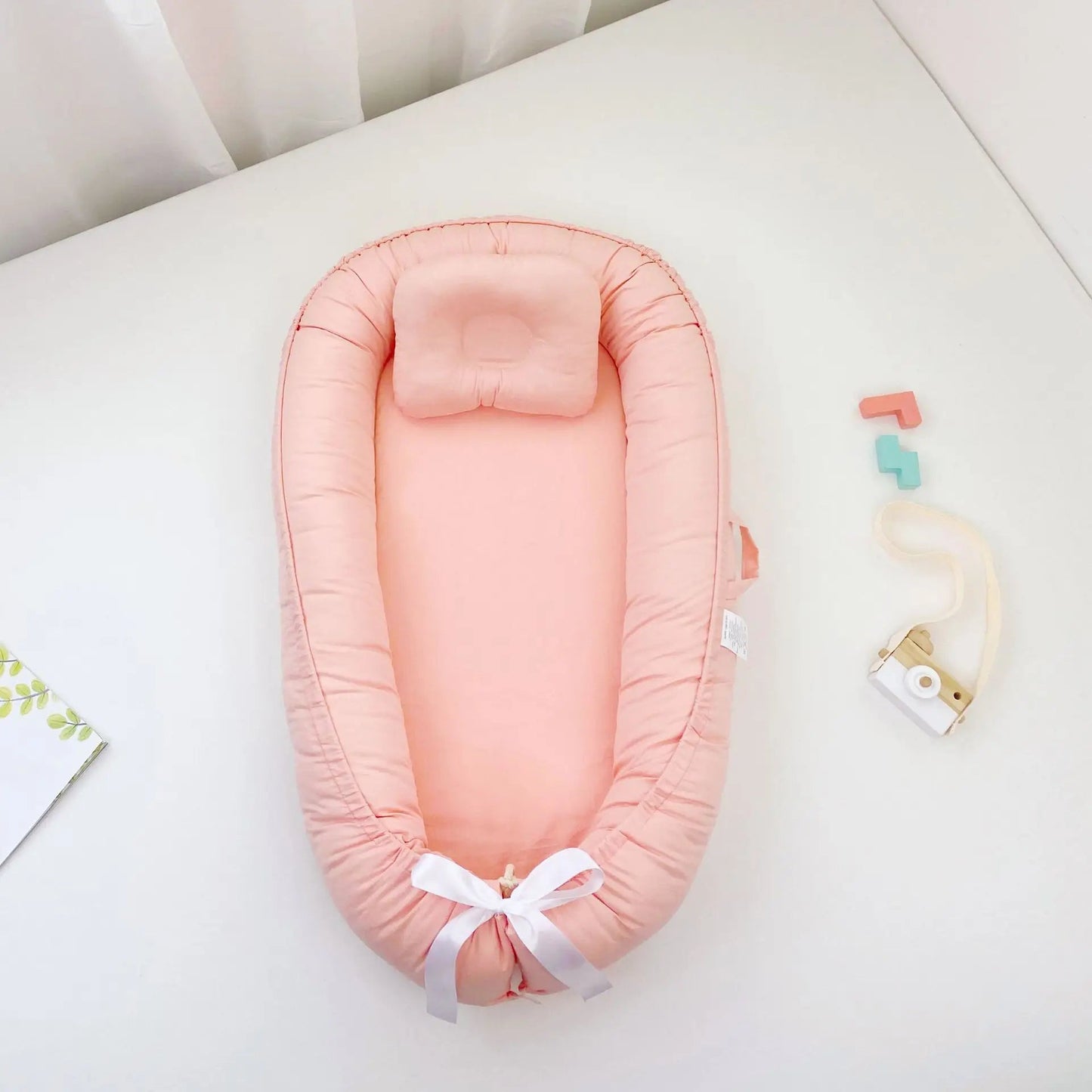 Reducteur de lit couleur unie - Le cocon des bébés